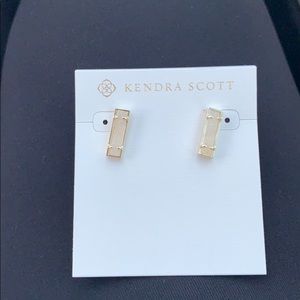 Brand new Kendra scott bar earrings